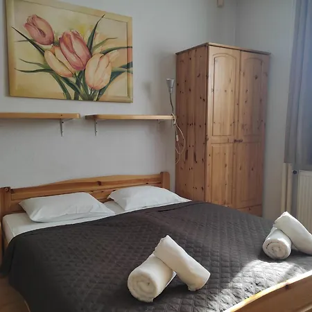 & Pool Prestige Ivica Апарт-отель Марианка