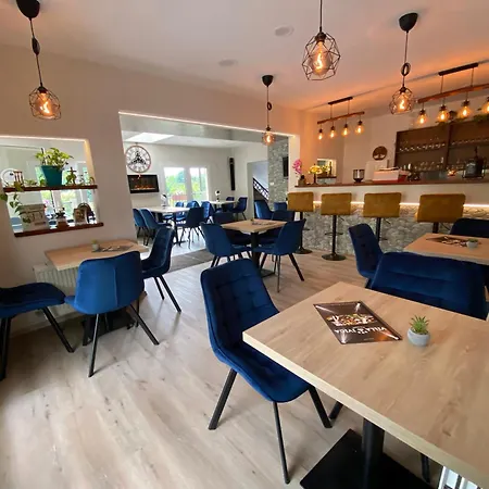 & Pool Prestige Ivica Aparthotel 3*