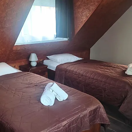 & Pool Prestige Ivica Апарт-отель Марианка