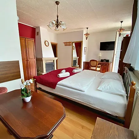 & Pool Prestige Ivica Апарт-отель Марианка