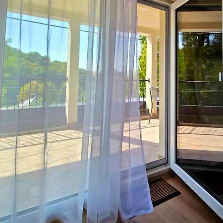 Aparthotel & Pool Prestige Ivica 3*